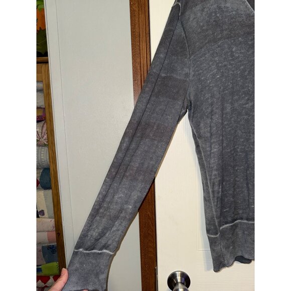 NWOT JOHN VARVATOS Artisan Cold Water Dyed V-Neck Sweater Sz Large - Picture 4 of 12